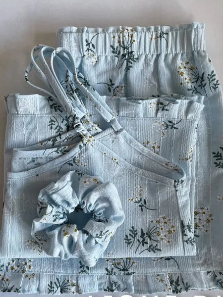 Two-Piece Women's Outfit with Matching Scrunchie, Floral Loungewear