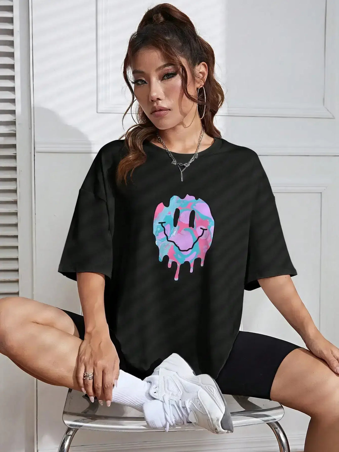 Graffiti Design Looks Happy Personality Graphic Female T Shirt Street Hip Hop Clothing Cool Cotton Tee Top Fashion Casual Tshirt