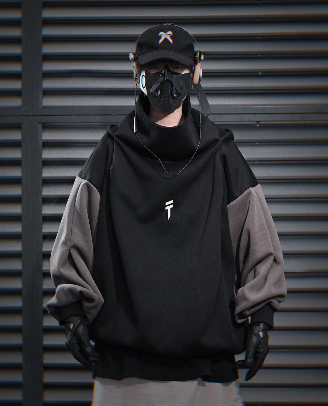 HiH51 Black T-Tech Hoodie