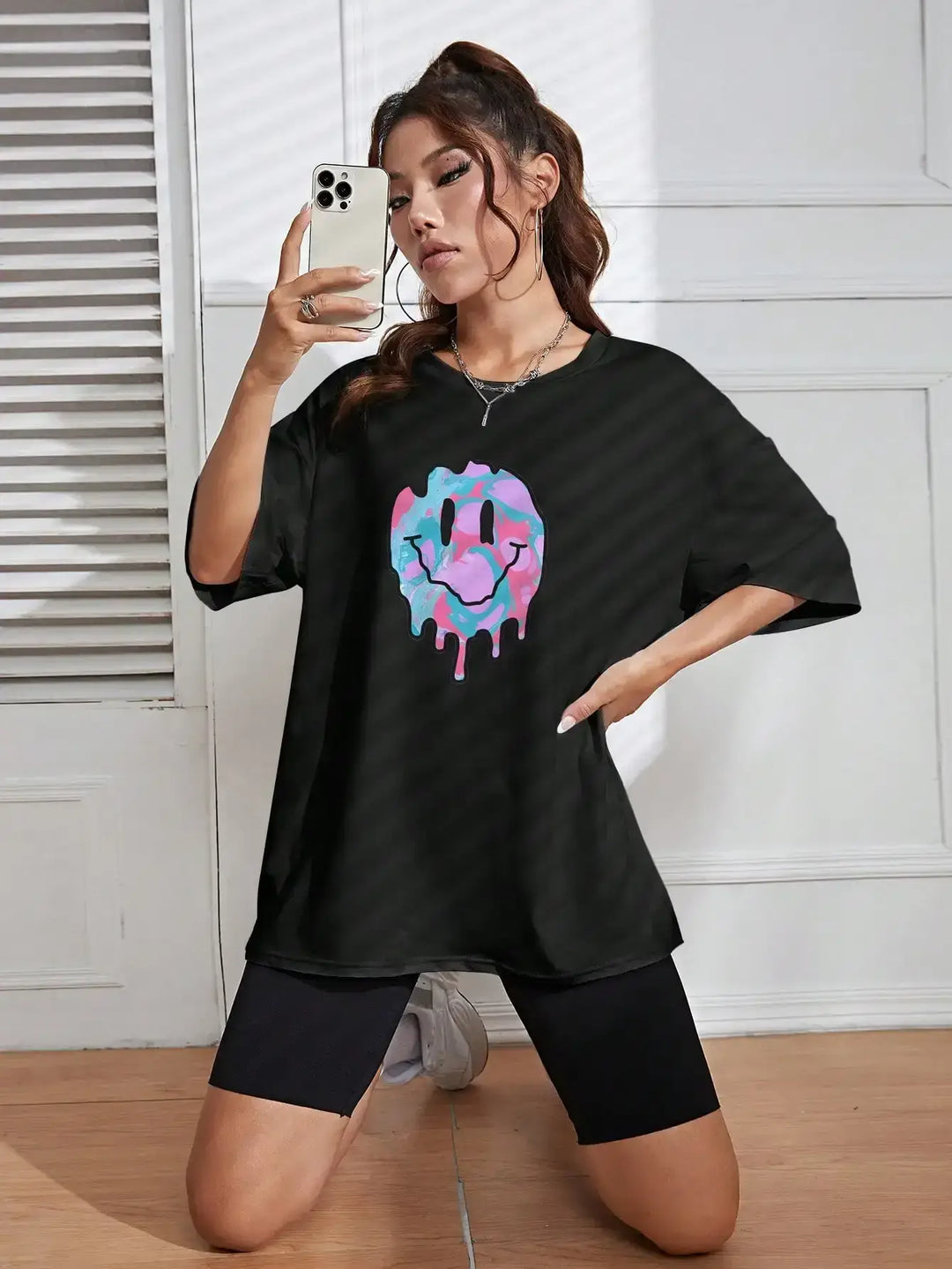 Graffiti Design Looks Happy Personality Graphic Female T Shirt Street Hip Hop Clothing Cool Cotton Tee Top Fashion Casual Tshirt