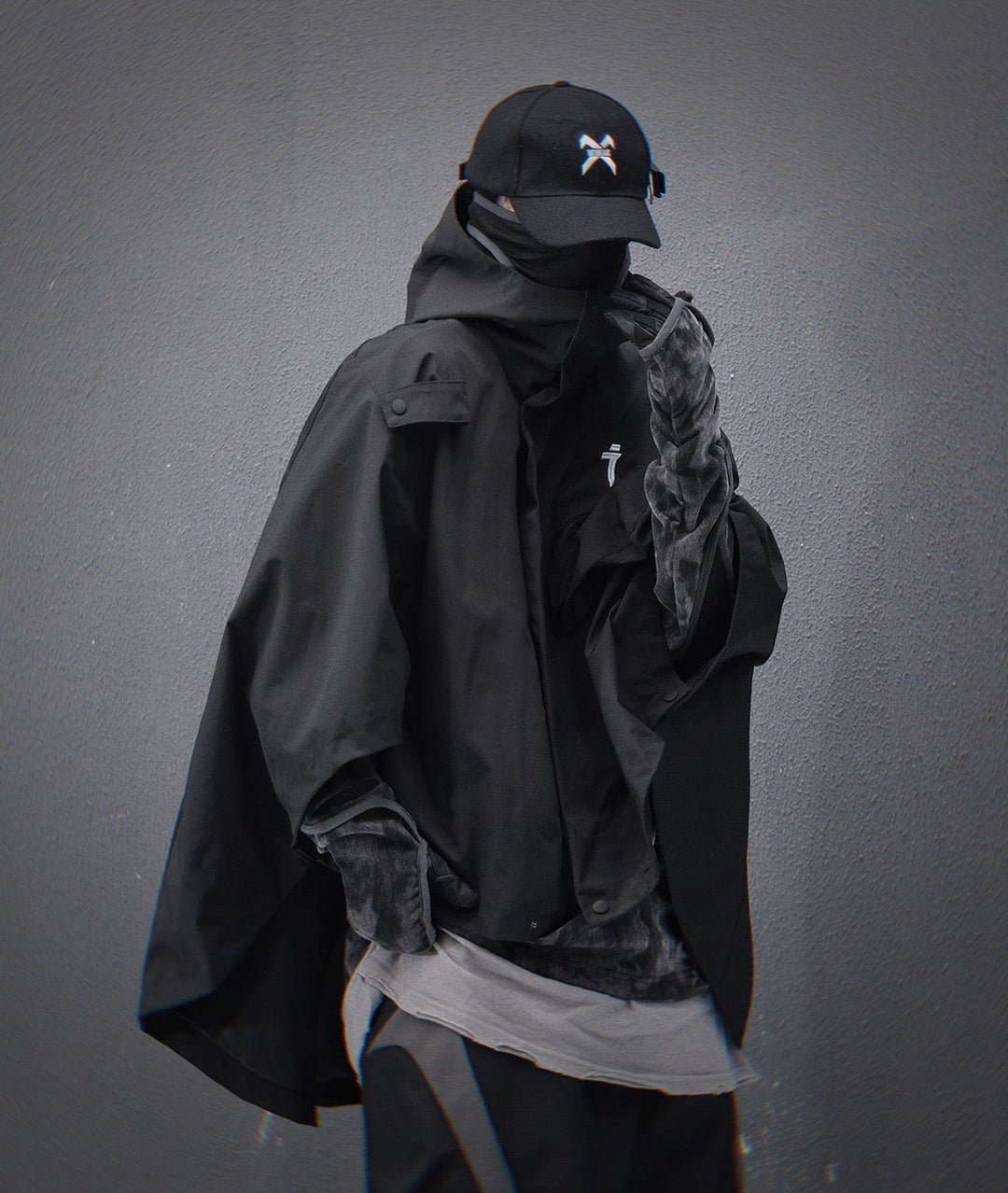 HiJ40 Black I-Tech Poncho